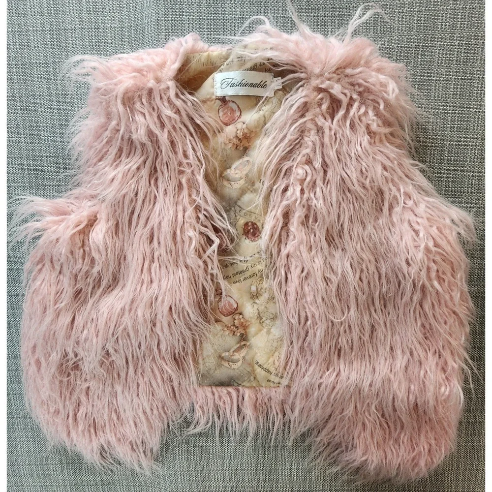 Fashionable Boutique Girls Size 100  4T Pink Faux Fur Vest Shaggy Glam
